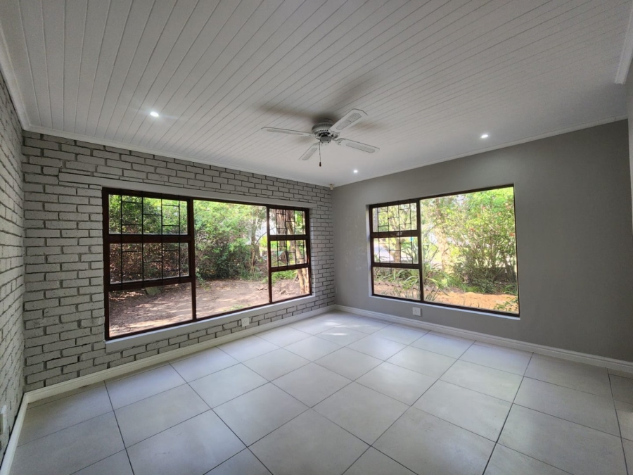 5 Bedroom Property for Sale in Loerie Park Western Cape